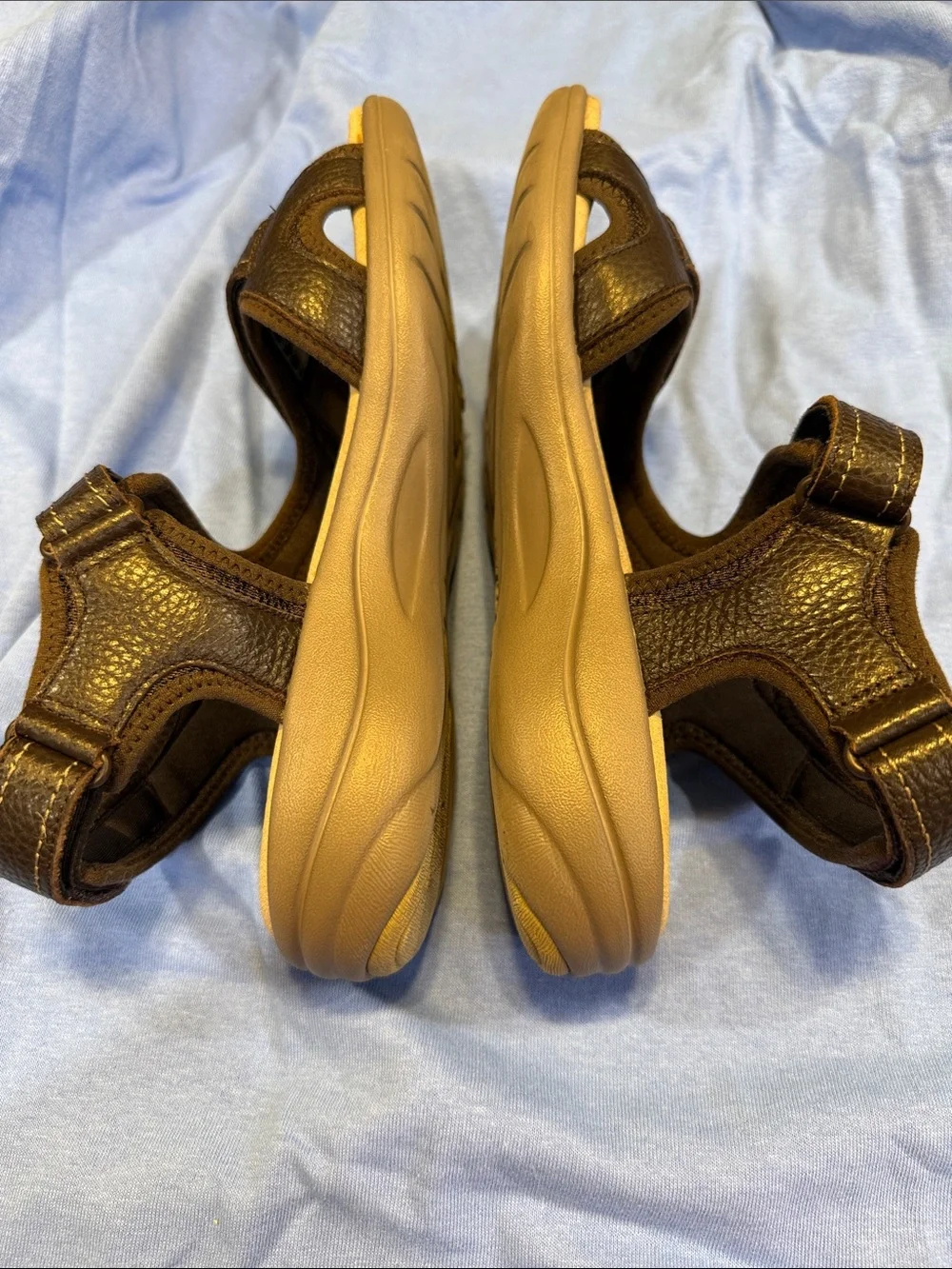 Wmn’s Clarks Brown Leather Adjustable Sandals